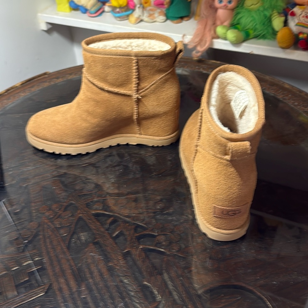 NWOT UGG Wedge Booties
